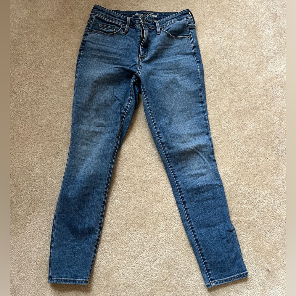 Universal Thread Blue Skinny Jeans with Classic Style